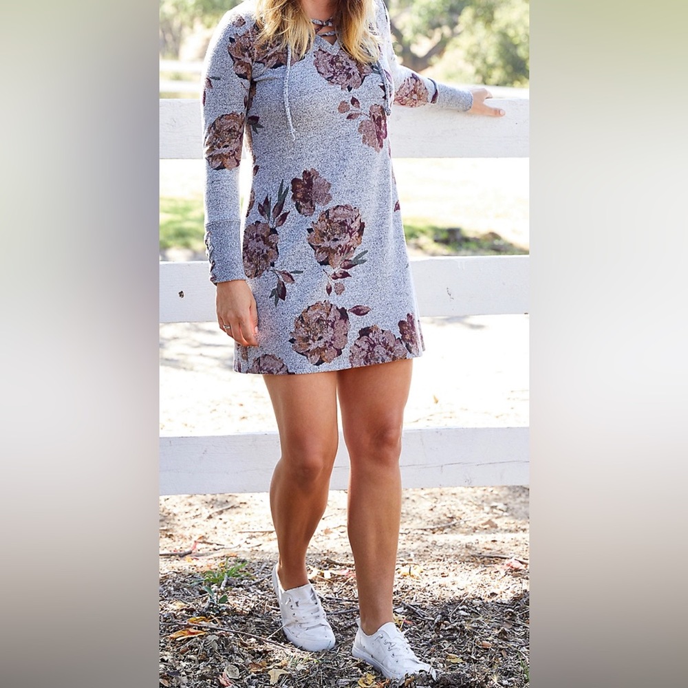 Maurices - Floral Lace-up Shift Dress - Gray/ Burgundy- Size Medium